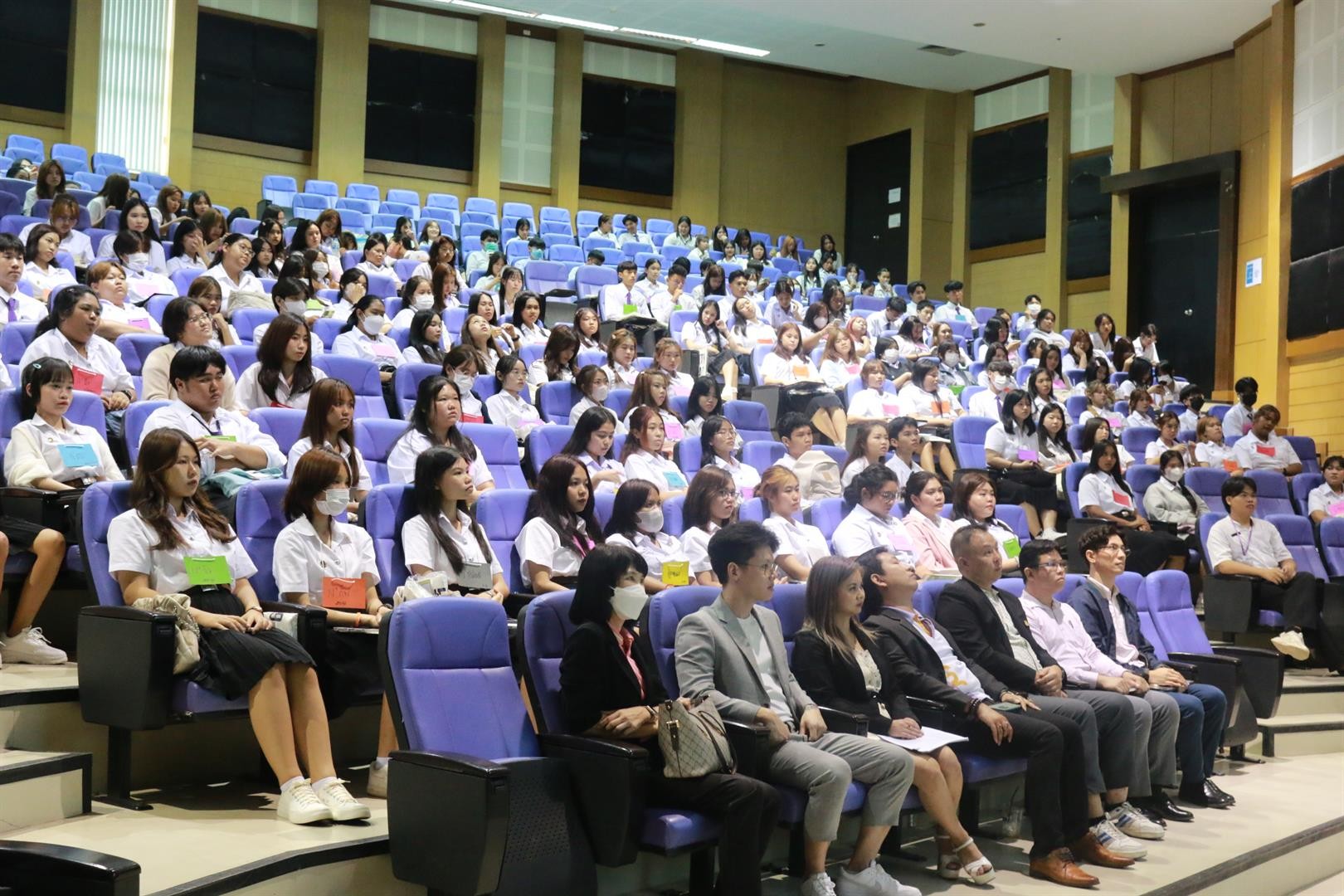 คณะวิทยาศาสตร์การแพทย์จัดโครงการปฐมนิเทศและส่งเสริมอัตลักษณ์นิสิต